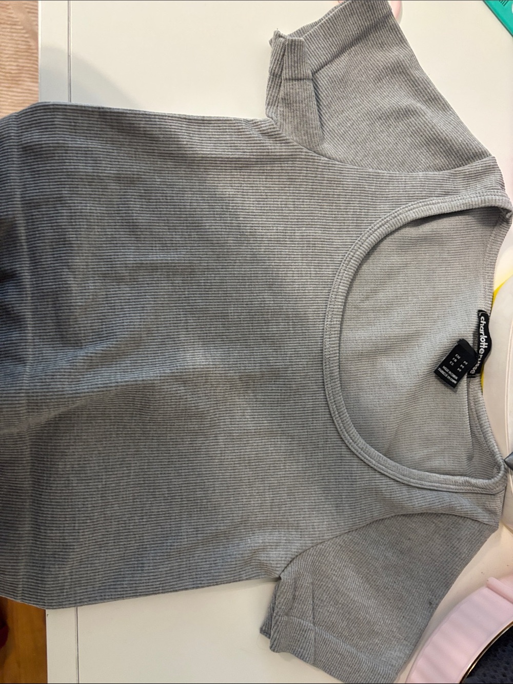 Charlotte Russe Light Gray Ribbed Scoop Neck Tee